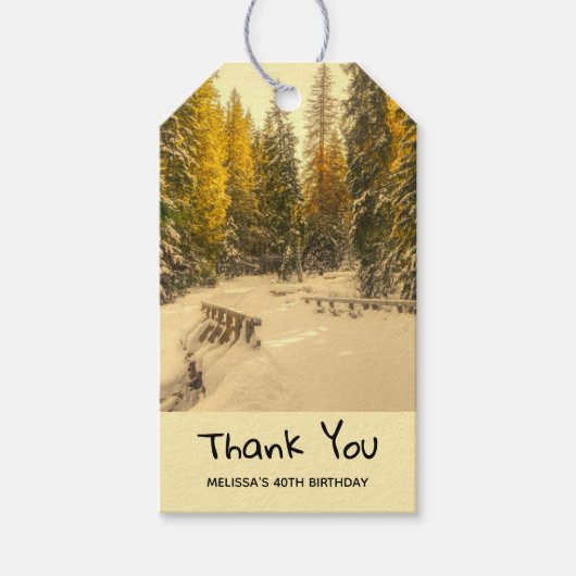 Schneewinterweg mit Pinienbäumen Danke Geschenkanhänger (Vorderseite)