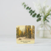 Schneewinterweg mit Pinienbäumen-Fotografie Quadratische Visitenkarte (Stehend Vorderseite)