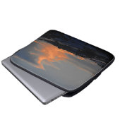 Schneewolken über Newtown, Powys Laptopschutzhülle (Vorne Knopf)