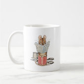 Schneider-Maus auf Spule des Fadens Kaffeetasse (Links)