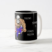 SCHNELLE UND TODE KRAFT RECON ZWEIFARBIGE TASSE (VorderseiteRechts)