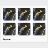 Schnelles Fahren mit dem Auto - Erwachsene und Kin Quadratischer Aufkleber (Blatt)