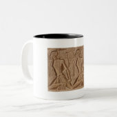 Schnitzereien Zweifarbige Tasse (Vorderseite Links)