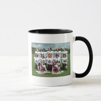 schnüffelt Fußball herum Tasse