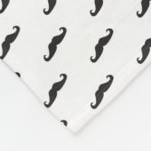 Schnurrbart-Hipstermuster 2 Fleecedecke (Ecke)