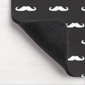 Schnurrbart-Hipstermuster Mousepad (Ecke)
