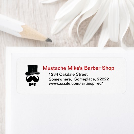 Schnurrbart , Oberhut und Bugmarke-Krawatte (Insitu)