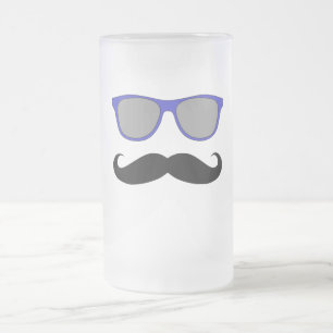 Schnurrbart und blauer Sonnenbrille-Humor Mattglas Bierglas