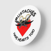 Schnurrbärte haben Herzen auch Runde Wanduhr (Winkel)