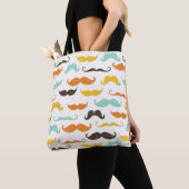 Schnurrbartmuster 3 tasche (Von Nahem)