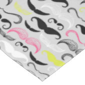 Schnurrbartmuster, Retro Art Tischdecke (Schrägansicht)