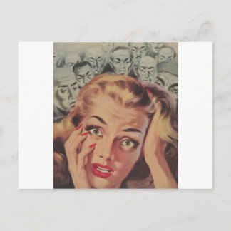 Schockiertes Gesicht mit Leuten, die auf Postkarte