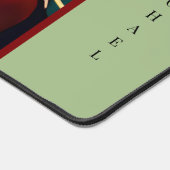 Schokolade Labrador Dog auf Camouflage Monogramm Schreibtischunterlage (Ecke)