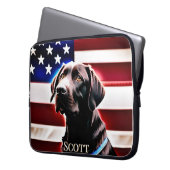 Schokolade Labrador Hund mit amerikanischer Flagge Laptopschutzhülle (Vorderseite Links)