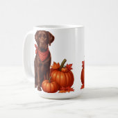 Schokolade Labrador mit Red Bandana von Pumpkins Kaffeetasse (Vorderseite Links)