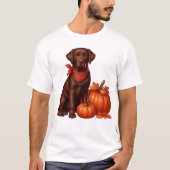 Schokolade Labrador mit Red Bandana von Pumpkins T-Shirt (Vorderseite)