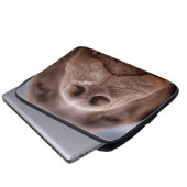 Schokolade-Labrador-Nasennähe Laptopschutzhülle (Vorne Knopf)