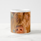 Schokolade Labrador Pit Mix Dog Jumbo-Tasse (Vorderseite)