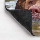 Schokolade Labrador Pit Mix Welpen Schwimmen Mousepad (Ecke)