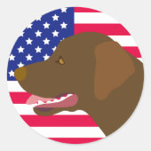 Schokolade-Labrador-Profil US-Flagge Runder Aufkleber (Vorderseite)