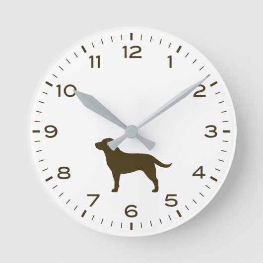 Schokolade Labrador Retriever Silhouette Runde Wanduhr (Vorderseite)