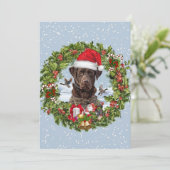 Schokolade Labrador Retriever, Weihnachtskranz Einladung (Stehend Vorderseite)