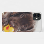 Schokolade-Labrador-Welpe mit Spielzeugente Case-Mate iPhone Hülle (Rückseite (Horizontal))