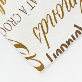 Schokolade, Mandeln und dunkle Fleecedecke (Ecke)