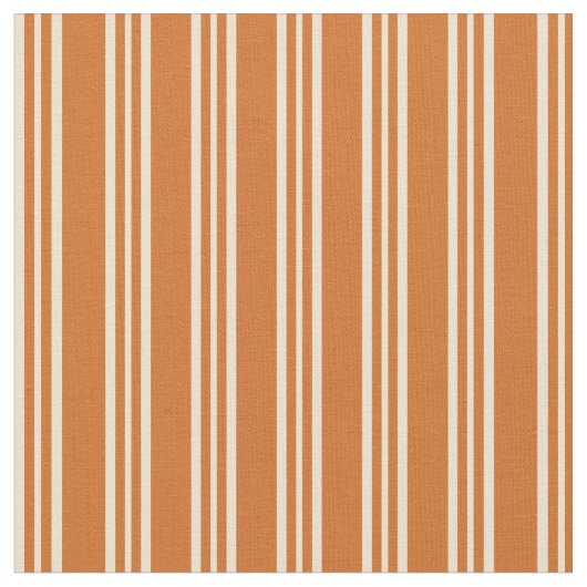 Schokolade und beige Linien Stoff (Nahaufnahme)