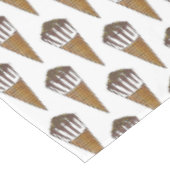Schokolade Vanilla Ice Creme Nutty Nuts Buddy Cone Tischdecke (Schrägansicht)
