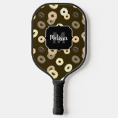 Schokolade Vanille Donuts Muster braun Monogramm Pickleball Schläger (Rückseite)
