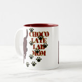 Schokoladen-Labrador-Mama Zweifarbige Tasse (Vorderseite Links)