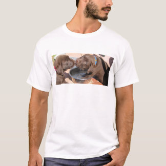 Schokoladen-Labrador-Welpen-Spiel T-Shirt