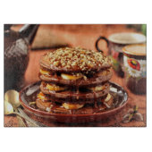 Schokoladen-Pfannkuchen mit Bananen und Karamell Schneidebrett (Vorderseite)