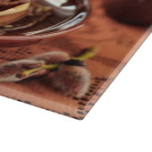 Schokoladen-Pfannkuchen mit Bananen und Karamell Schneidebrett (Ecke)