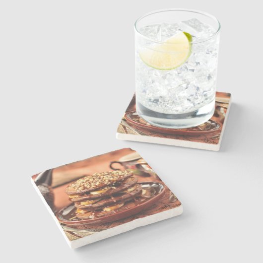 Schokoladen-Pfannkuchen mit Bananen und Karamell Steinuntersetzer (Seitenansicht)