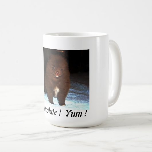 Schokoladen-Spitzwelpe auf Tasse (VorderseiteRechts)