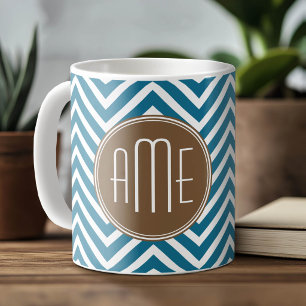 Schokoladen- und Türkis-Chevron-Muster mit Monogra Kaffeetasse