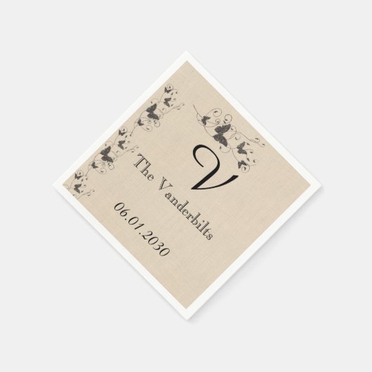 Schokoladenbutterfische auf Ecru Linen Wedding Serviette (Ecke)