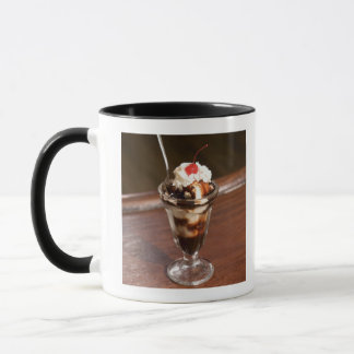 Schokoladeneiscremebecher Tasse