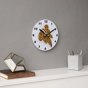Schokoladenfarbene Schmetterlingsdesign Runde Wanduhr