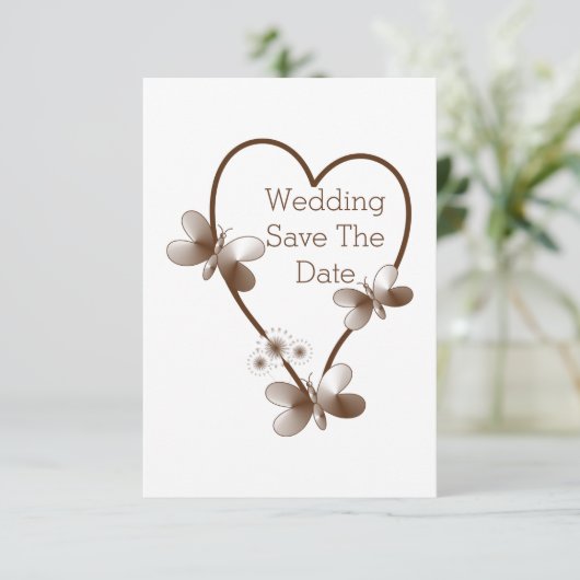 Schokoladenherz und Schmetterlinge Save the Date Einladung (Stehend Vorderseite)