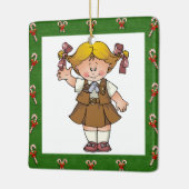 Schokoladenkuchen-blondes Haar-Grün-Rahmen Keramikornament (Links)