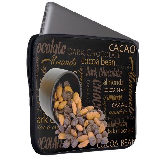 Schokoladenstücke und Mandeln Nahe Fotografie Laptopschutzhülle (Vorne Rechts)