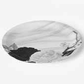 Schön schwarz-weiße Blume aus Marmor Pappteller (Schrägansicht)