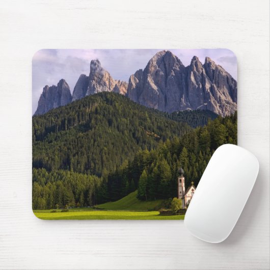 Schöne abgeschiedene einsame Kirche namens Rainui Mousepad (Mit Mouse)