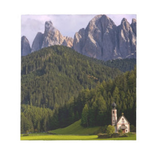 Schöne abgeschiedene einsame Kirche namens Rainui Notizblock