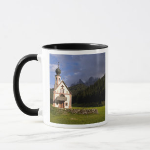 Schöne abgeschiedene einsame Kirche namens Rainui Tasse