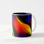 Schöne Abstrakte Kunst im Dunklen Hintergrund Zweifarbige Tasse (VorderseiteRechts)