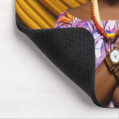 Schöne Afrikanerin mit Armbanduhr Mousepad (Ecke)